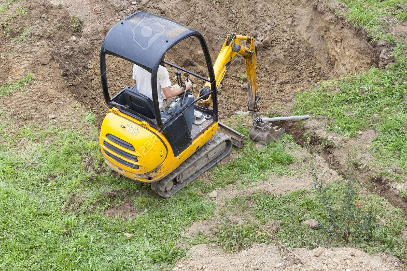 Mini Digger & Dumper Hire